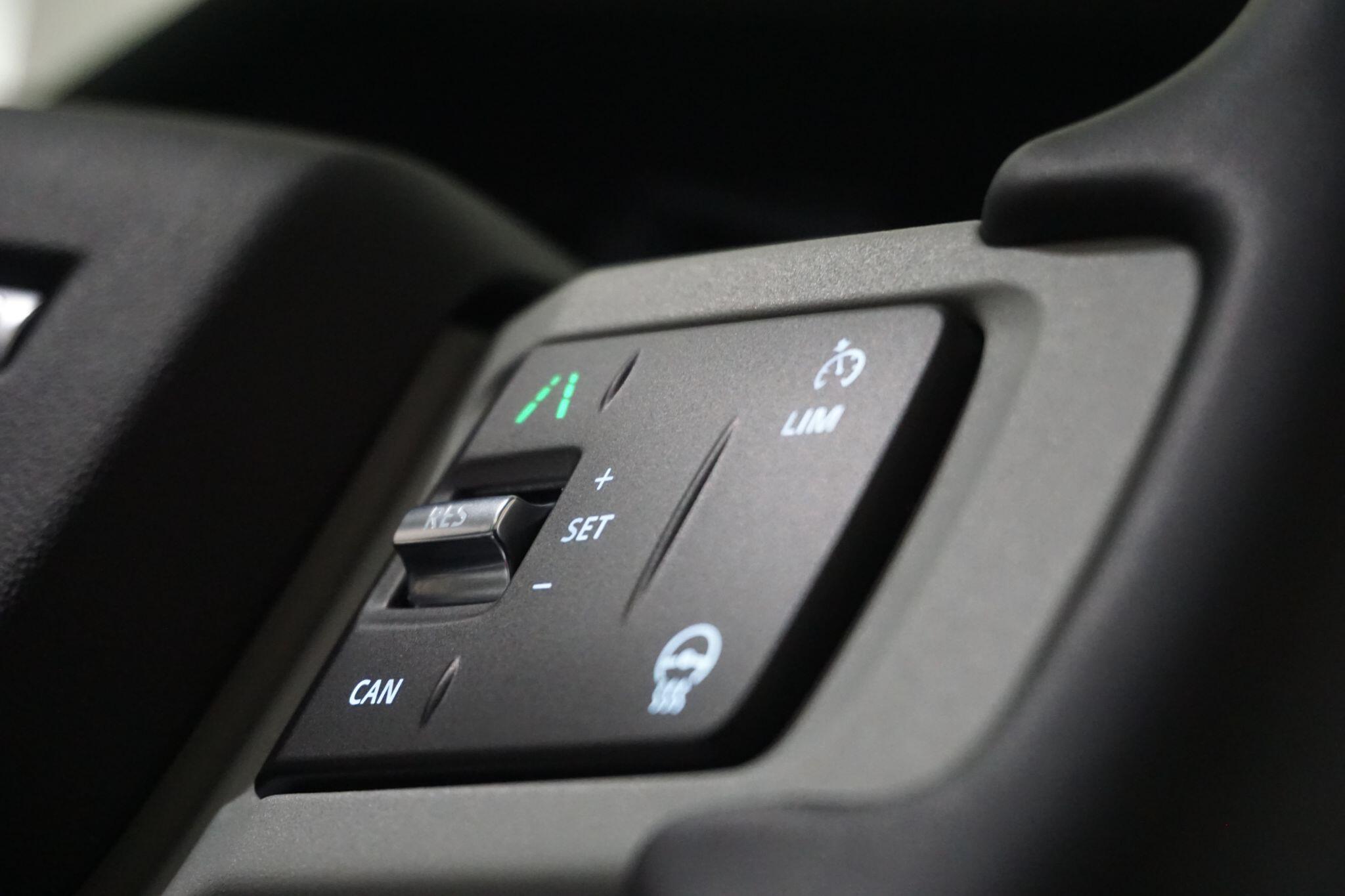 Land Rover Defender 110 2.0 P400e 15.4kWh XS Edition SUV 5dr Petrol Plug-in Hybrid Auto 4WD Euro 6 (s/s) (404 ps)